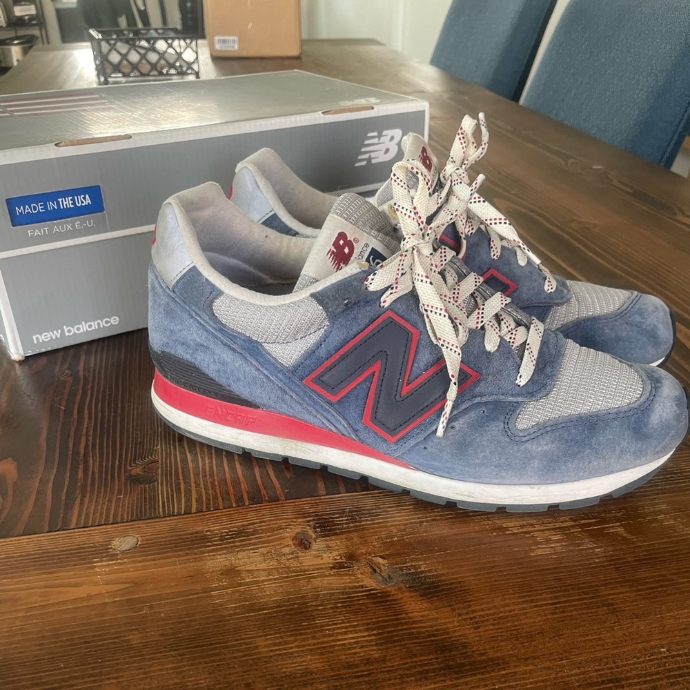 New Balance Classics 996